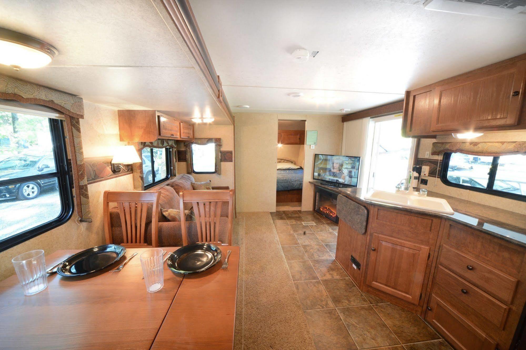 Lake George Escape - Campground Warrensburg Exteriör bild