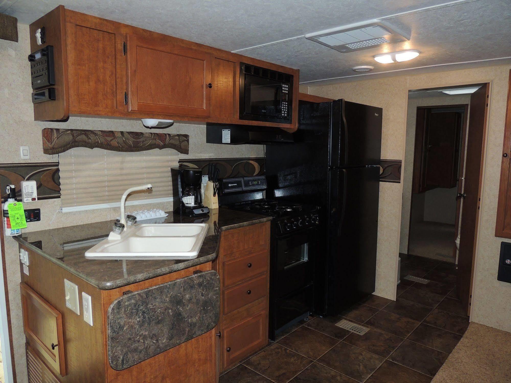 Lake George Escape - Campground Warrensburg Exteriör bild
