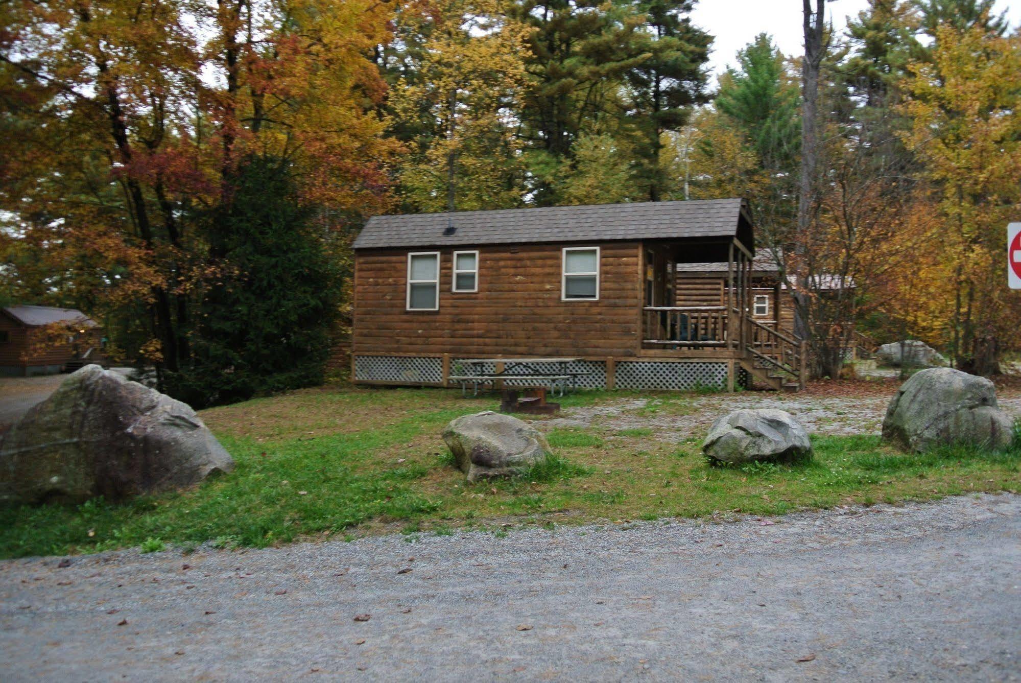 Lake George Escape - Campground Warrensburg Exteriör bild